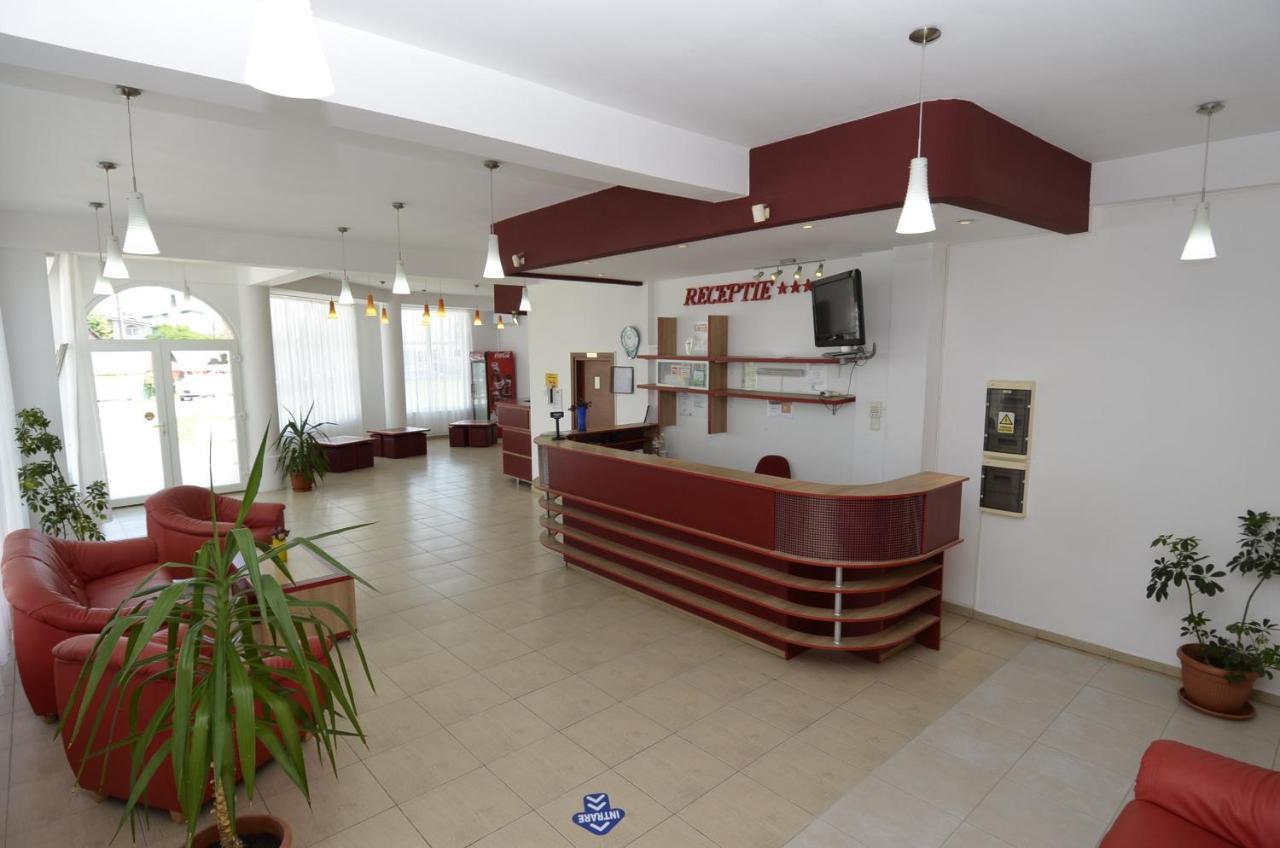 Hotel Intim Costineşti Exterior foto