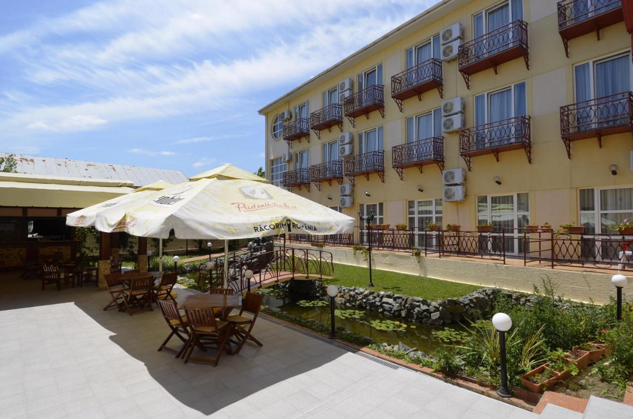 Hotel Intim Costineşti Exterior foto