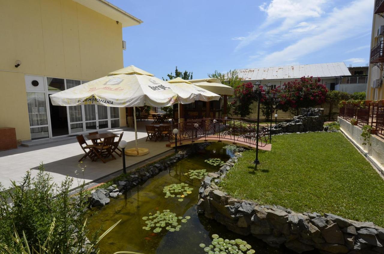 Hotel Intim Costineşti Exterior foto